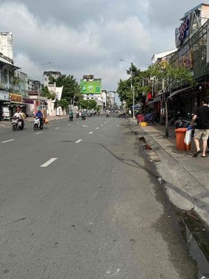Mặt tiền KD Trần Hưng Đạo, P.7, Q.5, dt: 4 x 9m, 2 tầng, giá 15 triệu