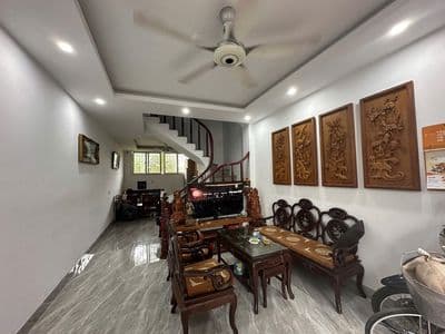 Cho thuê nhà 4 ngủ Ngọc Hồi - Gần bán đảo Linh Đàm - Ngõ ô tô - Ở ngay