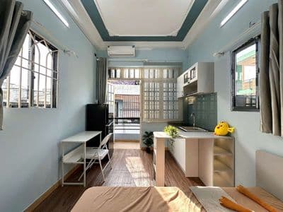 Cho Thuê Căn hộ Có Balcony - Full nội thất tại trung tâm Q. PN