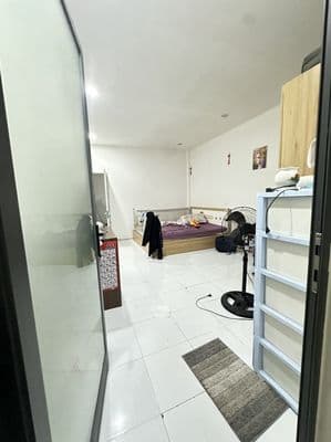 NHÀ TRƯỜNG CHINH SỐ LẺ MỚI XÂY – NGANG 9M