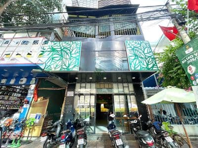 CHO THUÊ MẶT BẰNG 3 TẦNG MẶT TIỀN QUANG TRUNG