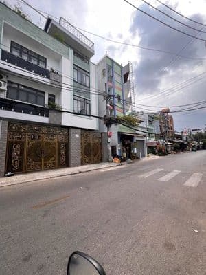 Cho thue Nguyên Căn MT Hoàng Xuân Nhị. Diện tích : 7 x 14m