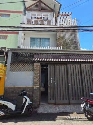 CHO THUÊ NHÀ 6X15M 3 LẦU 4PN 4WC Y HÌNH HXT NGAY EON TÂN PHÚ