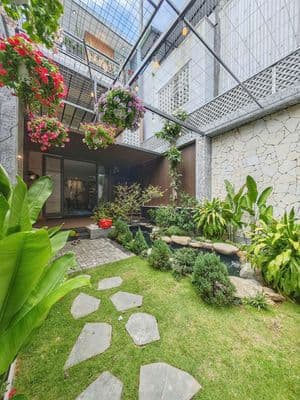 Nhà vườn 105m2, hồ cá Koi chill, 4 phòng ngủ cho đại gia đình