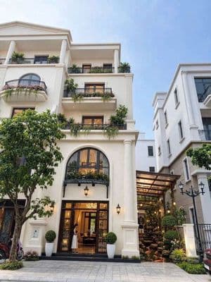 Diện tích đẹp 8 x 10. Xây dựng 4 lầu . Giá quá tốt.
