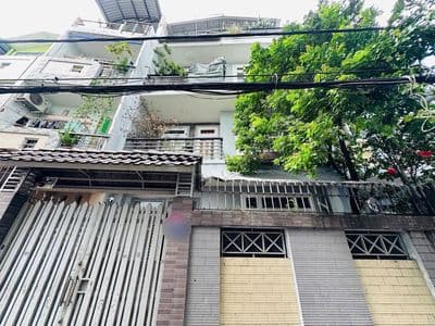 Nhà nguyên căn DT 7x10m - 2 Lầu ST HXH CMT8 cách MT 20m Giá 18tr