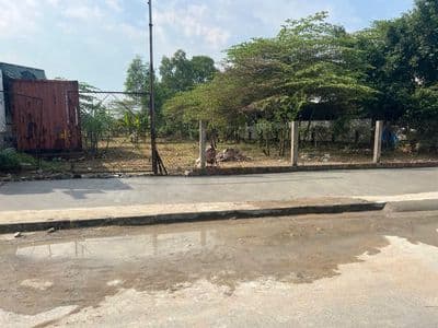 mặt tiền vuông vức gần nhà xưởng