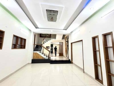 Cho thuê nhà 4 tầng Mt đường 7m5 Lý Nhân Tông, gần Phan Đăng Lưu.