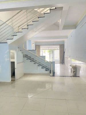 cho thuê nhà trệt 2 lầu 125mv mới 586 giá 8tr5. 6pn 3ml 5wc