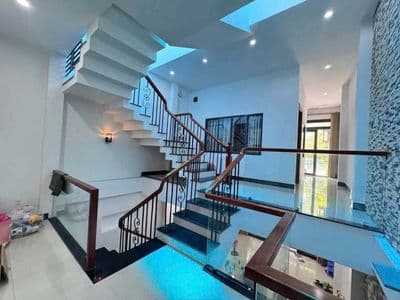 Chính chủ gửi bán nhà 3 tầng MT Đoàn Văn Cừ.Đà Nẵng.