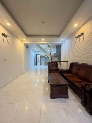 Cho thuê nhà nguyên căn Gò Vấp, Đường Số 8, P11. 4PN, 4WC. Hẻm xe hơi