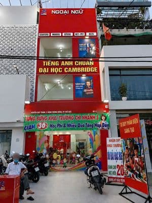 Cho thuê nhà 2 lầu mặt tiền Nguyễn duy trinh sầm uất