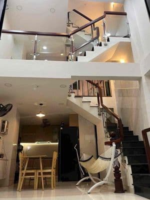 Cho Thuê Nhà 2Lầu Hẻm Xe Hơi 4PN Thống Nhất P11