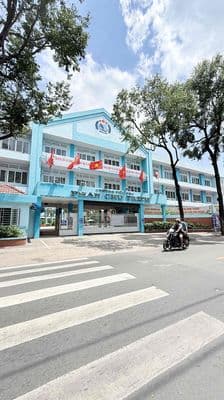 CÁCH 1 CĂN RA MẶT TIỀN THẠCH LAM GẦN TH PHAN CHU TRINH