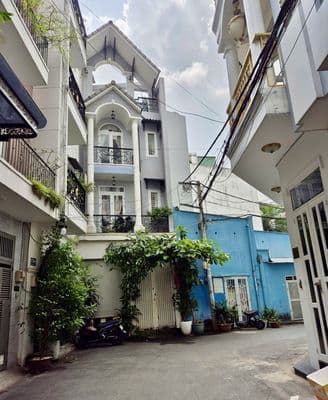 Chính chủ cần bán nhà phố 3 lầu đẹp như mới - Hẻm xe Hơi - Tân Sơn Nhì