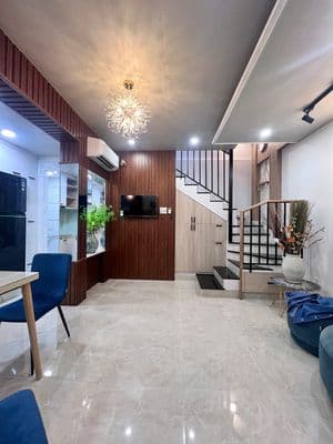 Cho thuê nhà 18A/ Nguyễn Thị Minh Khai Q.1 - 5x8m- 2 Lầu