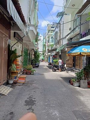 NHÀ MẶT TIỀN ĐƯỜNG SỐ 6m.Khu vực an ninh