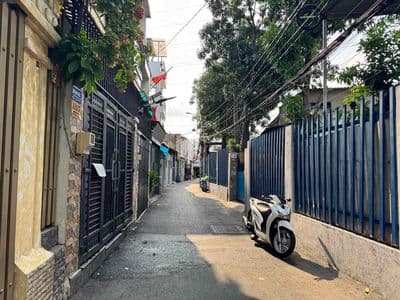 Cho thuê nhà nguyên căn đường Quang Trung ngay Hoa Lư - chỉ 5tr