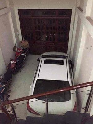 Nhà thuê (4m x 18m) có 4 phòng ngủ 5 vệ sinh hẻm 6m thông kinh doanh