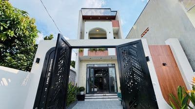 KẸT TIỀN BÁN GẤP CĂN NHÀ ĐẸP – SỔ HỒNG RIÊNG – HOÀN CÔNG ĐẦY ĐỦ