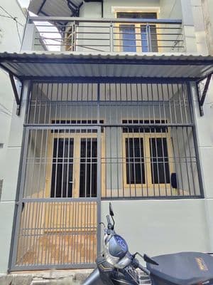 Cho thuê nhà nguyên căn 4PN, 1 trệt 2 lầu gần Công viên Làng Hoa
