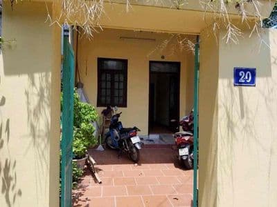 Cho thuê nhà Ngọc Thuỵ, 70m, 3 PN, gần cầu. Giá 6,5tr