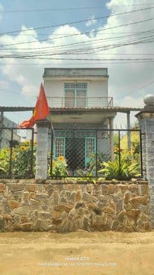 Cần bán gấp căn nhà và đất dien tích 400m2 Duong vao nha 6m