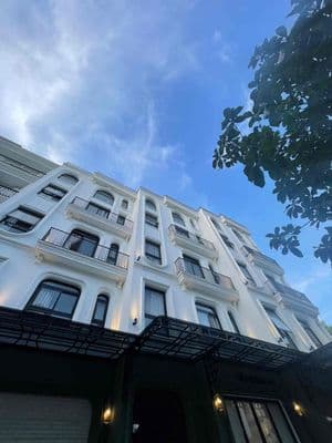 BAN CÔNG , GÁC CAO , NHÀ MỚI , Đường ô tô , hàng xóm giàu