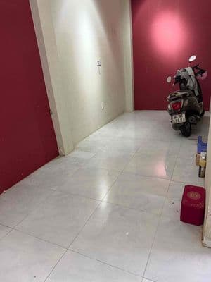 cho thuê phòng làm kho hoặc văn phòng và 1 phòng làm việc có thể ở lại