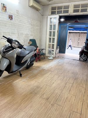 từ 11h30 đến tối, khu ăn uống tiện kinh doanh buôn bán