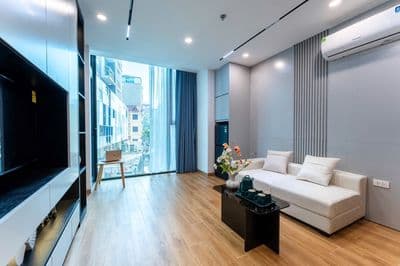Ôto đỗ cửa vòng xuyến Bưởi, nhà mới full nội thất, giặt sấy riêng