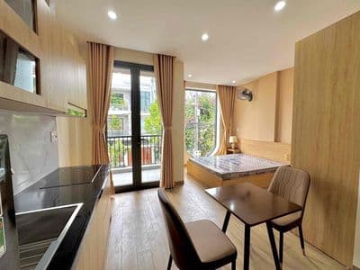 QUẬN 10 CHO THUÊ CĂN HỘ ÁNH SÁNG PHÒNG MỚI TINH , GẦN GO MIỀN ĐÔNG