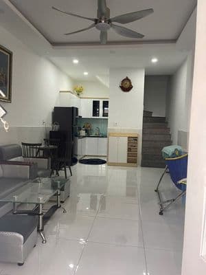NHÀ 1T1L 2PN FULL NỘI THẤT, ĐẬU Ô TÔ THOẢI MÁI. PHÙ HỢP Ở GIA ĐÌNH