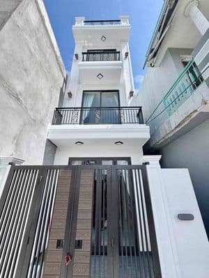 NHÀ 3 TẦNG MỚI KIỆT HUỲNH NGỌC HUỆ - CÁCH ĐG 50M