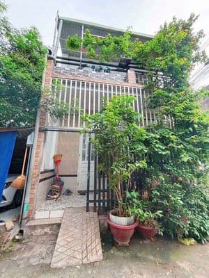 nhà lầu gần hội trường nhân dân Đông Hòa