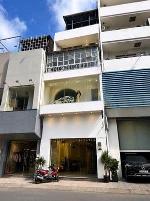 SHOP thời trang MT Võ Văn Tần, Q3. Dt: 5x12m, KC: 6 tâng, Gía: 50tr