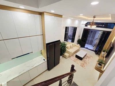 Bán nhà phố Khúc Thừa Dụ, Dịch Vọng, 5 tầng, 8.x tỷ