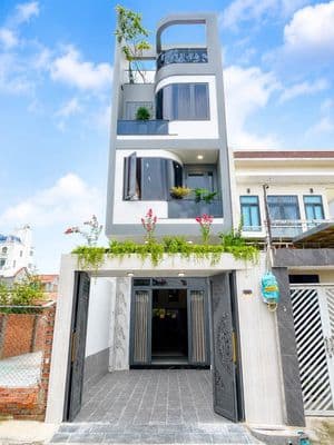 Bán nhà 4 tầng mặt tiền kinh doanh Dĩ An, TP.HCM, 91m2