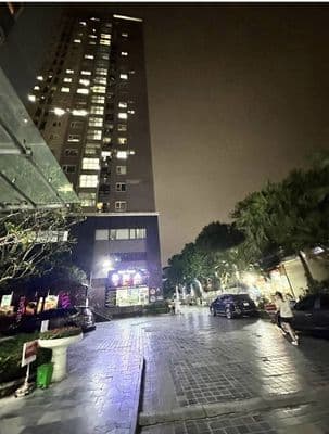 Bán căn hộ 62m2 Khương Trung, 2 ngủ, tặng nội thất