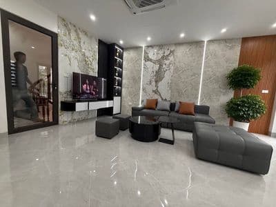 Bán nhà trung tâm Bồ Đề, 10 tỷ, thang máy ô tô, full nội thất