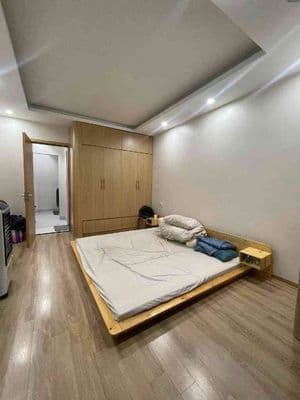 Bán nhà phố Trạm, Long Biên 5 tầng 7.95 tỷ