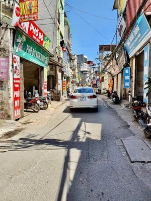 Bán nhà Nguyễn Hoàng, 35m2, ô tô đỗ cổng, 6.x tỷ