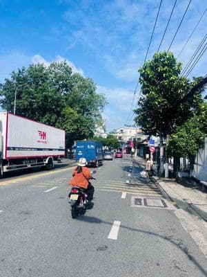 bán gấp nhà mặt tiền ( HUỲNH VĂN CÙ )