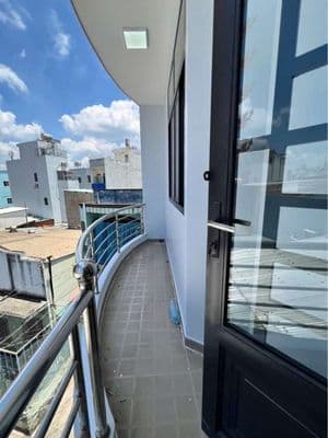 Bán nhà sửa mới 4 phòng ngủ, hẻm xe hơi, sổ hồng, đường Bình Đông Q8