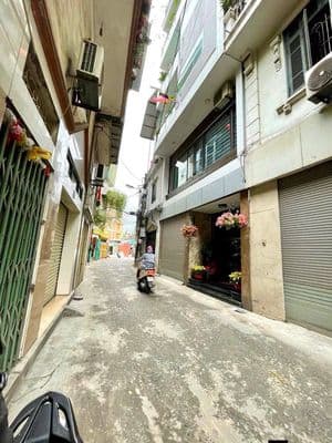 Bán nhà 30m2 5 tầng ngay chợ Mơ
