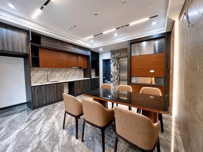 Nhà xây mới 6 tầng thang máy Thạch Bàn, gần công viên