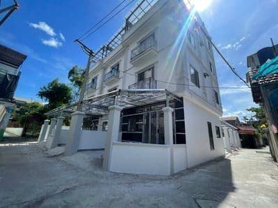 Nhà 4 tầng Chúc Sơn, 60m2, gần 4 tỷ