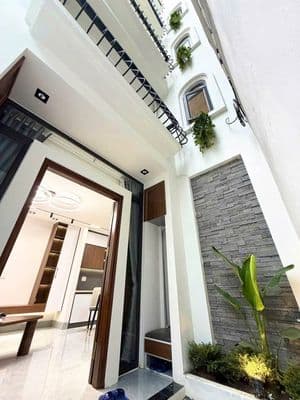 Bán nhà Ngọc Thụy, 32m2, 5 tầng, ô tô tận cửa