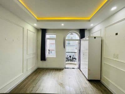 CHDV Ban Công Cửa Sổ - Full NT - Ngay Thành Thái - Hẻm Oto