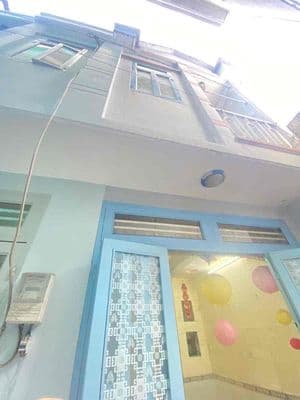 nhà 3,2x7 trệt 1lầu 1lửng có sẵn 1máy lạnh,1tủ 2pn 2wc